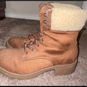 Women’s Stylish Brown Boots Size 7